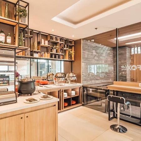 Fox Lite Grogol Jacarta Exterior foto